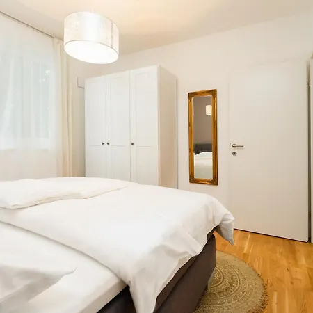 Kaiser - Wohnpark Graz-goesting Apartment